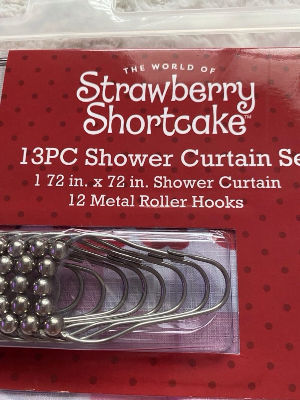 13 Piece Set Strawberry Shortcake Shower Curtain Set And Metal Hooks 72 X 72 NEW - Picture 2 of 13